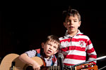 Séance de photo "guitare" pour la carte d'anniversaire de Guy
